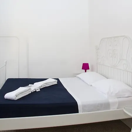 Train Station Airport Guest house 2*