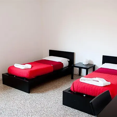 Train Station Airport Guest house Bergamo
