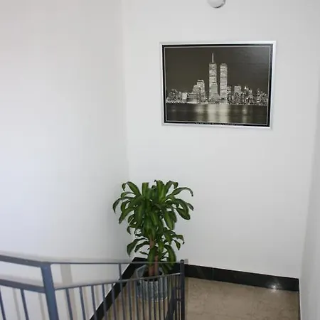 Train Station Airport Guest house